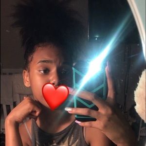 Meet your Posher, Queen